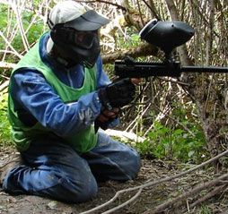 Paintball arena with barriers